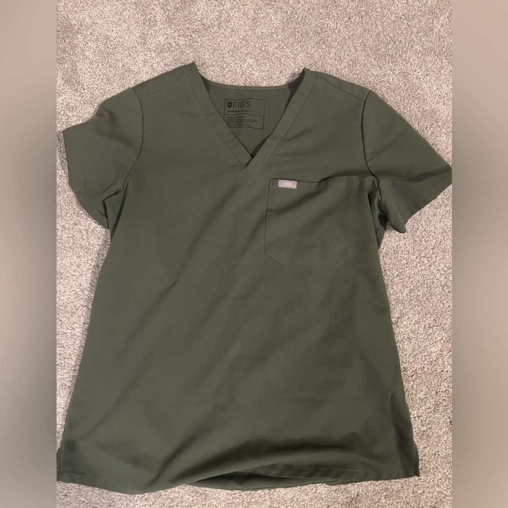 Figs moss scrub top